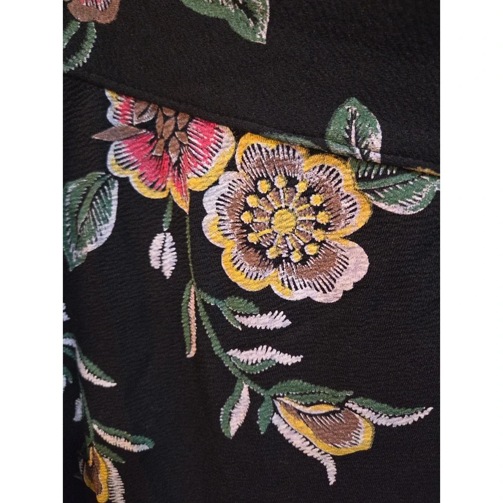 Jesse & James Black Floral Embroidered Pencil Skirt Plus Size 1X Elastic Waist
